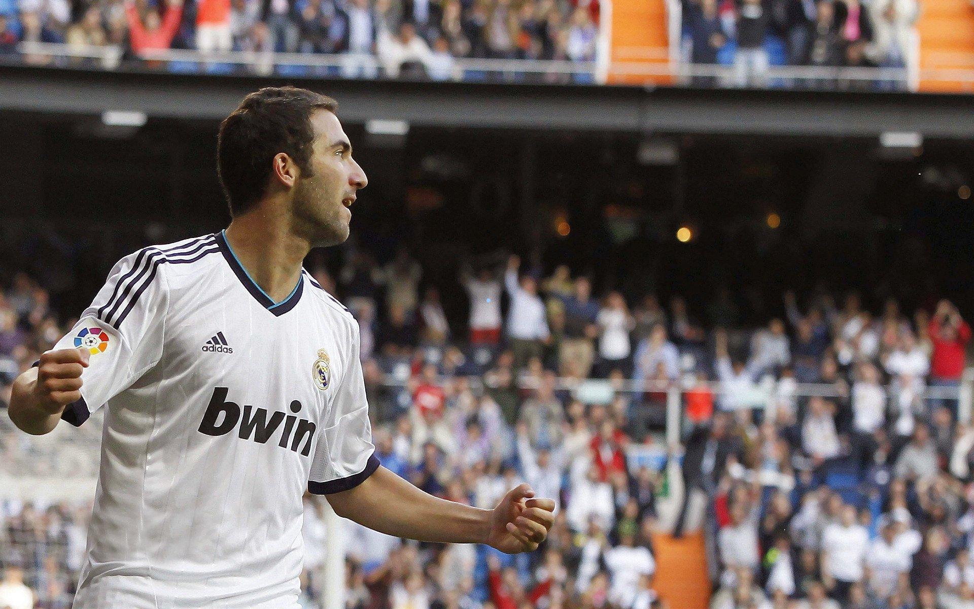 纽卡斯尔联对决切尔西赛事前瞻，进攻犀利，伤病与红牌或成转折点